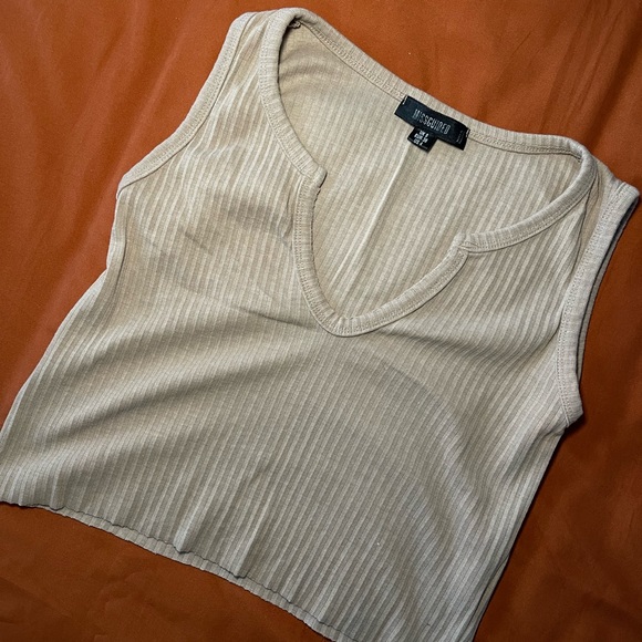 Notch neck crop top - Picture 2 of 4